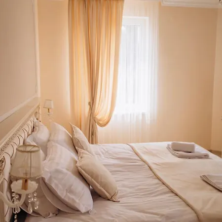 Ludwig Hotel *